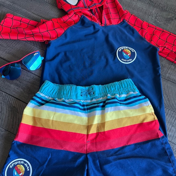 Disney Spider-Man Boys Swim trunk/Rashguard size 9/10 - Picture 1 of 8